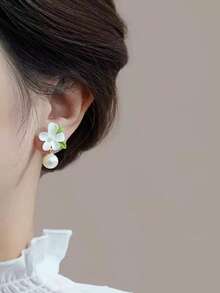 1对清新白色栀子花耳环，法式优雅仿珍珠吊坠耳环，女士款 - 白色 - 查看 3