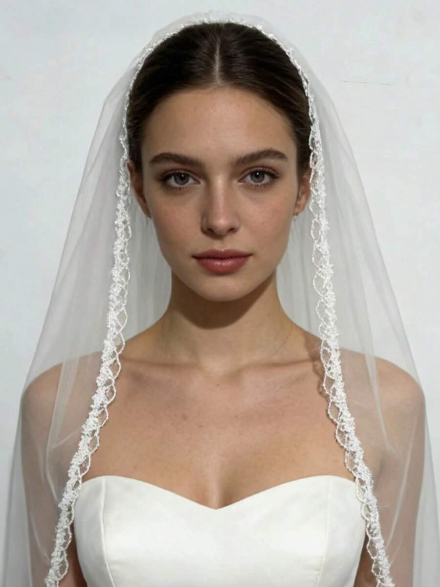 一件手工白色蕾丝婚纱，配金属发梳，适合教堂婚礼、花园婚礼、小型教堂婚礼、婚纱摄影、晚宴、正式场合、宴会、华尔兹、角色扮演、仙女装扮、秋季摄影服装、情人节女士配饰。