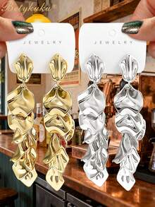 Betykuku 1 Pair Baroque Style Petal Pendant Earrings - Silver - View 3
