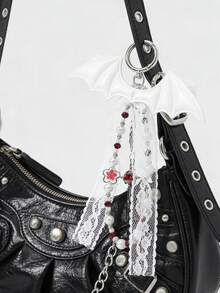 1 chiếc móc khóa đôi độc đáo phong cách tối màu hình chữ thập CCB bằng da, dây buộc và nơ, hình con dơi, đồ dùng dễ thương cho nữ tính, phụ kiện xe hơi, trang trí xe hơi, đồ dùng du lịch Kawaii, phụ kiện túi xách, phụ kiện trang trí túi xách, quà tặng giáo viên - trắng - Xem 2