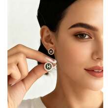 1 Pair H-Letter Round Stud Earrings, Fashionable Minimalist Elegant, Suitable For Women's Daily Wear - H Letter Earrings - View 1