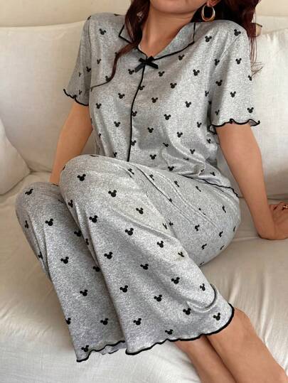 Bộ đồ ngủ dệt kim 2 mảnh màu xám cổ chữ V in hình bướm dành cho nữ của