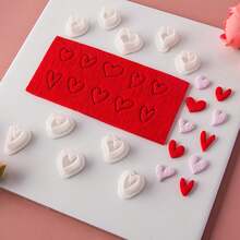 10件套盒装迷你心形情人节粘土耳环制作套装，包含软粘土模具和切割机，适用于珠宝制作、项链和耳环粘土工具 - 白色 - 查看 6