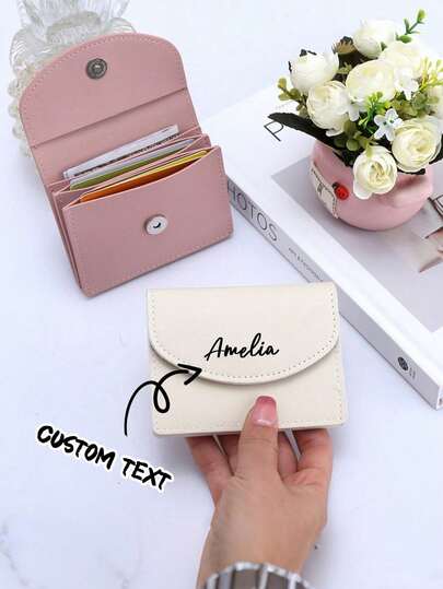 Billetera personalizada de PU, texto/nombre personalizable, estilo de tarjetero corto, monedero, billetera compacta personalizada, simple, portátil, elegante, multifuncional, práctica y con estilo. Adecuada para viajes, compras y reuniones con amigos, regalo para familiares, amigos, mejores amigos, novias y mayores, adecuada para el Día de San Valentín y el Día de la Madre.
