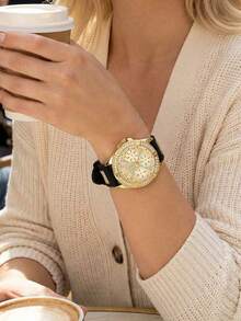 Guess 女士金色腕表，黑色硅胶表带，镶钻表圈，多功能表盘，奢华防水钻石石英表，时尚珠宝礼品 - 黃金 - 查看 3