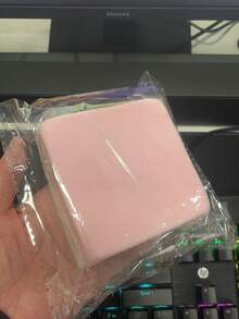 1个慢回弹双面草莓麻糬捏捏乐 - 柔软有嚼劲，甜美口味，可用作解压玩具、圣诞礼物、派对小礼物 - 彩色 - 查看 9