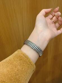 1 chiếc đồng hồ mặt tròn mạ vàng, đồng hồ đeo tay thời trang, thanh lịch, máy quartz, thích hợp để đeo hàng ngày/dùng trong các bữa tiệc/làm quà tặng. - Bạc - Xem 5