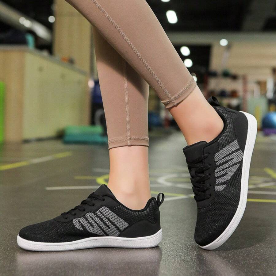 Sporty Barefoot Wide-Toe Couple's Running Shoes, Hiking Trekking Water Fishing Shoes, Breathable Mesh Quick-Dry Outdoor Climbing Camping Shoes - Black - View 1