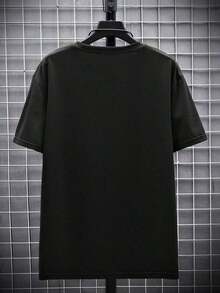 2026 Nueva Camiseta de Manga Corta para Hombre, Estampado Tradicional de Plumas y Calaveras en Verde, Blanco y Rojo, de Moda y Gran - gris - Ver 3