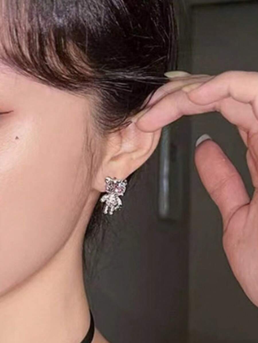 1 Pair Fashionable & Delicate Asymmetric Bear Heart Design Earrings, Suitable For Daily Wear Jewelry - Silver - View 1