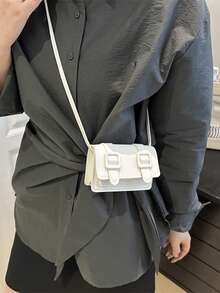 Questa nuova 1 pezzo di borsa a mano mini minimalista è casual, semplice e alla moda. Presenta un design con cerniera e una tracolla non regolabile, rendendola adatta per uscite quotidiane e gite di shopping. Può contenere facilmente gli essenziali di tutti i giorni, è un pezzo versatile ed è un must della moda. Si adatta a vari stili e occasioni, rendendola altamente adattabile. Può anche essere regalata agli amici. - Multicolore - Visualizzare 11
