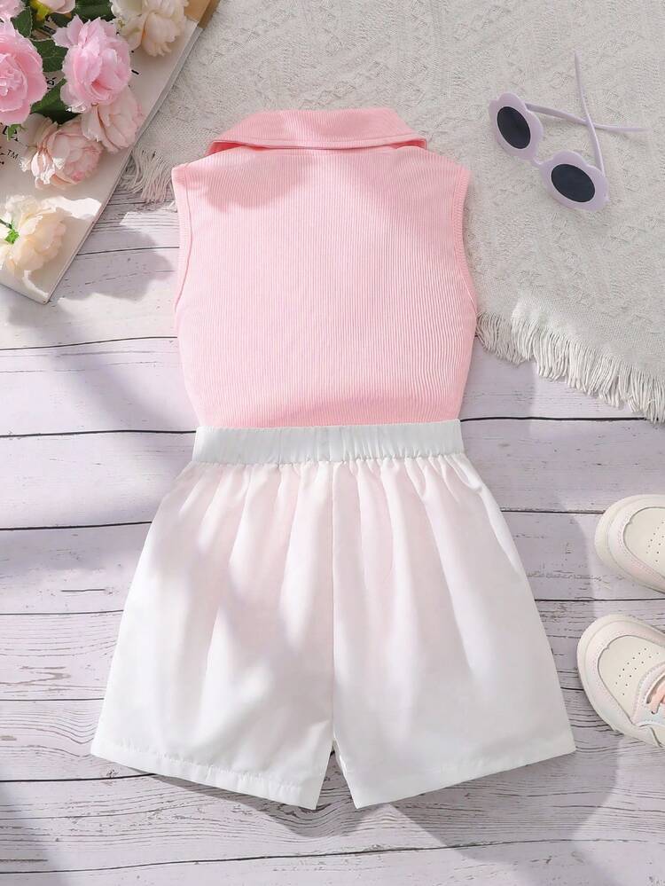 Bộ 2 món thời trang gồm áo dệt kim không tay cổ bẻ màu trơn và quần short ống rộng màu trơn có cúc và nơ trang trí hoa, thích hợp mặc hàng ngày cho các bạn nữ tuổi teen vào mùa hè. - Hồng - Xem 2