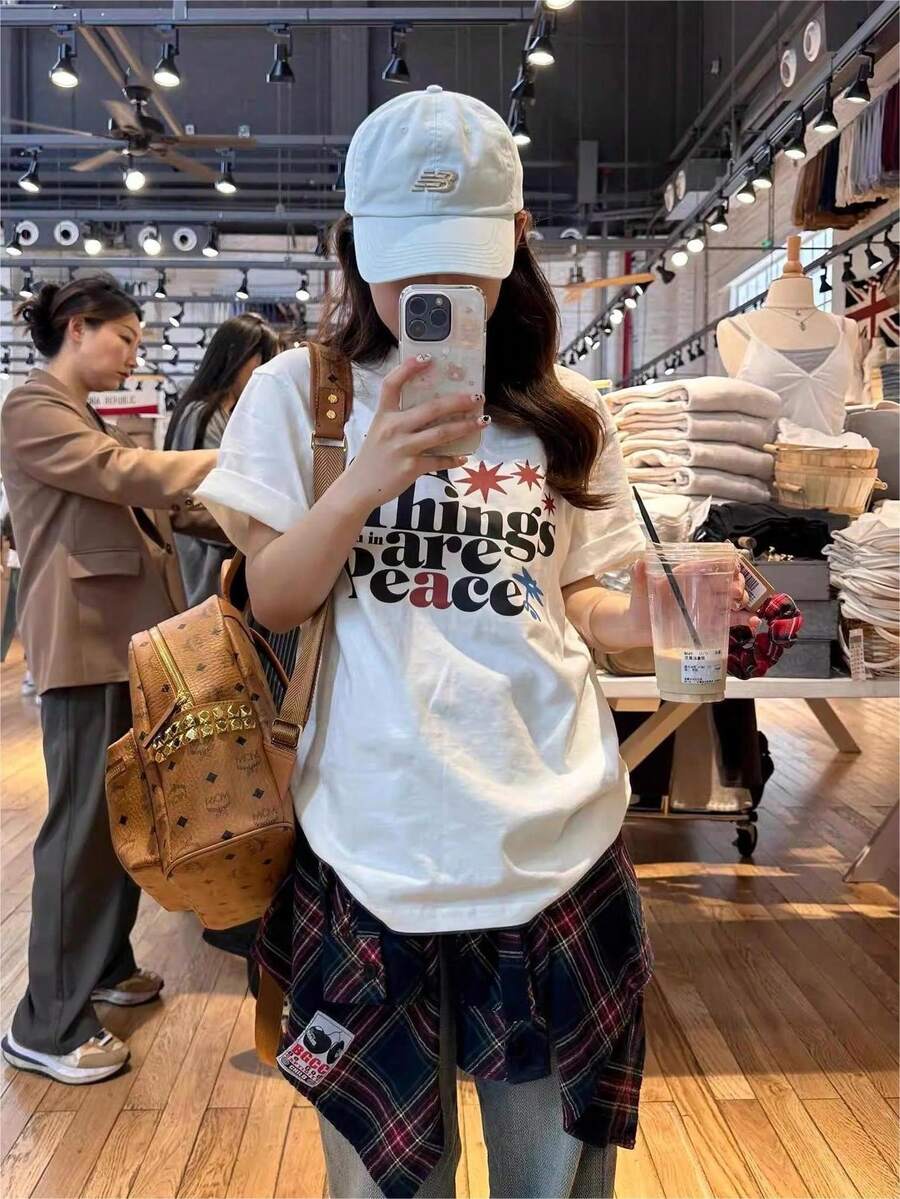 2026夏季新款女式圆领休闲宽松艺术文字印花T恤，街头风百搭学生短袖T恤 - 白色 - 查看 1