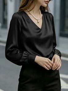 Blouse à col V en satin Top de gamme pour femmes - Texture douce et coupe minimaliste, disponible en plusieurs couleurs. Chemise élégante convenant pour le bureau, le thé de l'après-midi, les sorties de fête (style de fête du Nouvel An) - Mode pour l'automne, l'hiver, le printemps Noir - Noir - Voir 6