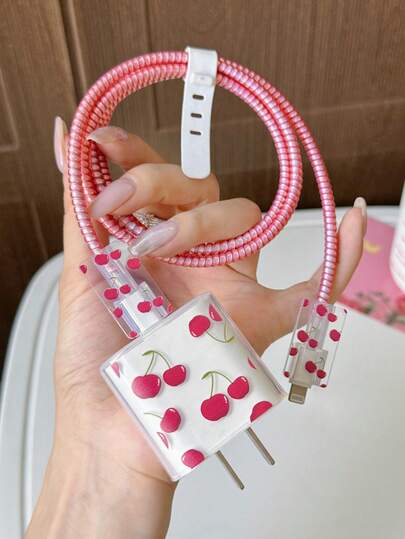 可爱樱桃图案防震5件套红色充电器保护套，包含充电线保护套和充电头保护套，防止破损、灰尘和冲击，兼容 20W/18W充电器，精美节日礼物，送给女朋友或闺蜜的可爱日韩风格礼物，女性生日礼物。