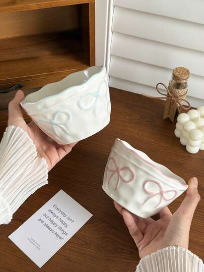 1 chiếc bát sứ dập nổi hình nơ, bát có viền hoa không đối xứng, bát đựng kem mùa hè, chất lượng cao tinh tế, thích hợp làm đồ dùng trang trí nhà cửa, bát đựng món tráng miệng mùa hè, quà tặng, đồ trang trí ngày lễ.