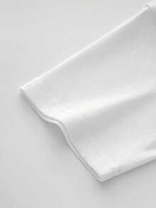 Frase en tono positivo con letras grandes rosadas que expresan confianza elegancia y dulzura acompañadas de un lazo que simboliza feminidad y actitud tierna camiseta de mujer casual 220g suave y cómoda - Blanco - Ver 3
