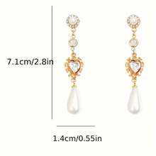 A Pair Of Vintage Teardrop-Shaped Earrings For Women, Featuring A Luxurious Heart Design, Long And Exaggerated, Perfect For A Unique Style. - 1 - View 3