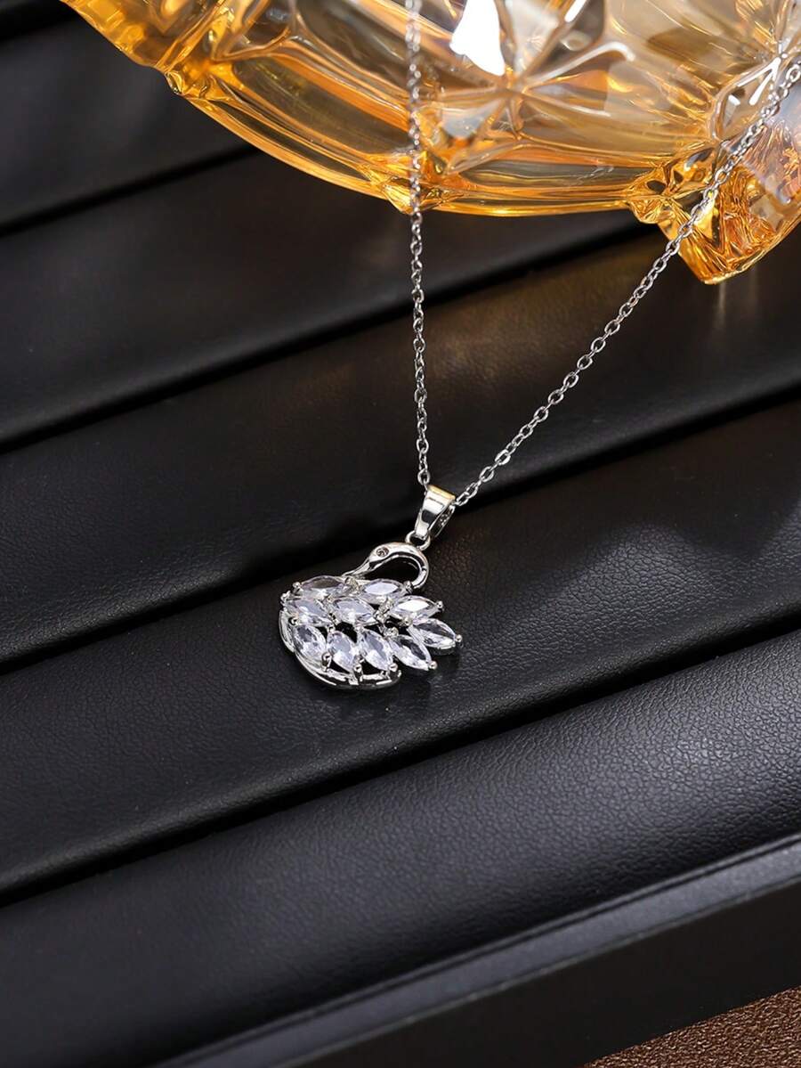 1pc Elegant Minimalist Shiny Clavicle Chain Necklace, Suitable For Women As Gift Or Daily Wear