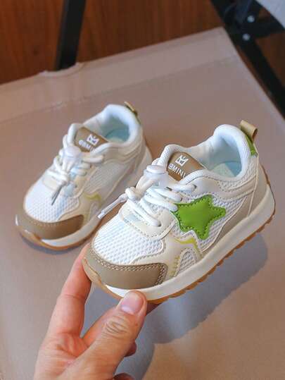 1 Pair 2026 New Kids Star Mesh Breathable Casual Shoes, Lightweight Non-Slip, Amusing Star Decor: Green Star Accents On Side, Lively & Cute, Brightens Kids' Outfits, Mesh Design: Keeps Feet Cool & Dry, Suitable For Daily Activities