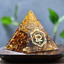 天然水晶七脉轮能量金字塔是一款能量放大器，适合家居装饰或瑜伽冥想。它也是馈赠亲朋好友的绝佳水晶礼物。 - 5厘米/1.97英寸 - 查看 5