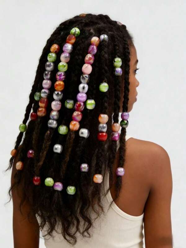 30颗彩色发珠饰品，适合编发、项链辫、螺旋辫、发夹等，是女孩制作珠宝和配饰的理想之选，也是音乐节女孩装饰的完美选择。