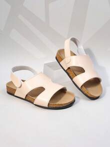 A Pair Of Girls' Lightweight Flat Bottomed Back Strap Summer Beach Sandals - Beige - View 4