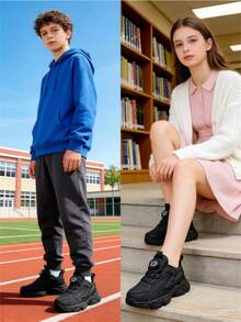 青少年黑色运动鞋，学生休闲运动鞋，户外活动和学校，防滑耐用跑鞋，适合所有季节 - 黑與白 - 查看 5