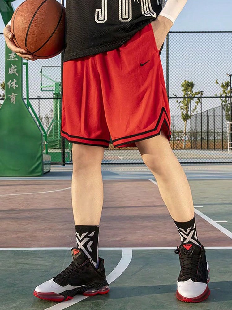 Nike 休閒健身訓練五分褲運動繫帶短褲 男款 - 紅色 - 查看 1