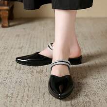 Zapatos individuales de mujer con suela plana Sandalias sin cordones de punta afilada inspiradas en las hadas Novedades de verano Tacones gruesos versátiles Ropa de moda para el día a día Correa de strass en el tobillo Zapatos sin cordones con punta semiabierta - Negro - Ver 6