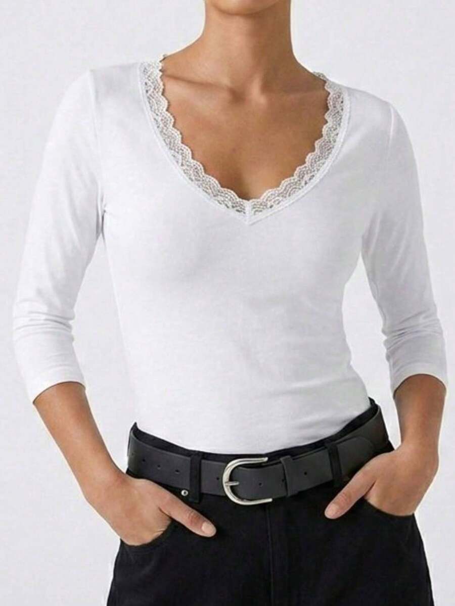 Kadın Dantel Detaylı V Yaka Truvakar Kol Pamuklu Bluz - White - View 1