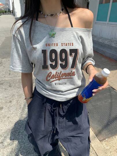 ICON Y2K Grunge California 1997 字母印花露肩T恤，宽松灰色不对称领口，复古学院风街头风上衣