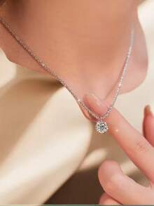 1pc Classic French Versatile Fashion Titanium Steel Non-Fading Starry Sky Necklace With Moissanite Diamond Pendant, Delicate Luxury High-End 2026 Birthday Gift - Multicolor - View 4