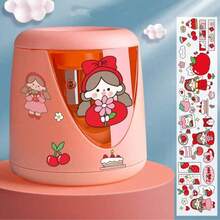 1个多色自动电动旋转削笔器，适合学生、男孩、女孩、青少年、成人及办公人士使用。内含1张随机贴纸和1个替换刀头。可作为学习用品、节日礼物、学习奖励、返校礼物或情人节礼物（部分细节随机）。 - 彩色 - 查看 5