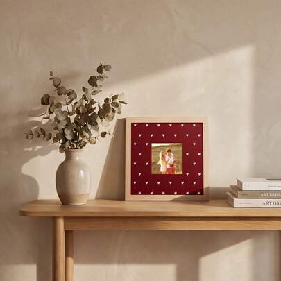 1个8x8/8x10英寸相框，带UV打印心形垫 - 适用于4x4/6x8英寸照片，有黑色/白色/木纹色可选，是珍藏浪漫和家庭回忆的理想之选