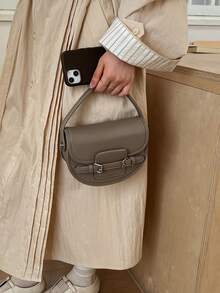 时尚简约高品质硬挺手提包，翻盖按扣设计，适合肩背或斜挎。 - 灰色 - 查看 5