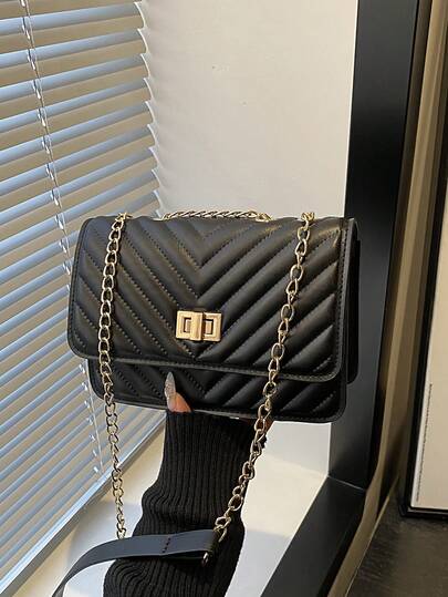 压纹纯色多功能链条小方包，适合工作通勤和斜挎。