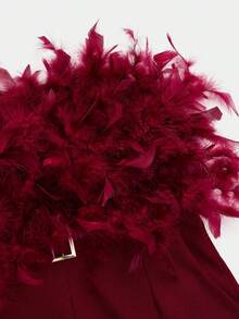 GLOURI Women's  Elegant Burgundy Feather Trim Jumpsuit - Sleeveless Wide Leg Romper With Metallic Belt & Shoulder Detail | Christmas Party & Formal One-Piece For Galas, Weddings & Holiday Events - 酒紅色 - 查看 4