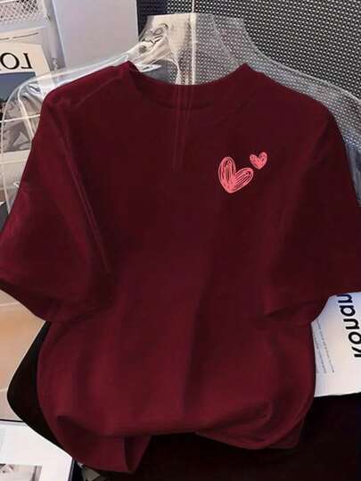 Camiseta Plus Size 2 corações Delicados no Canto do Peito T-shirt Feminina Confortável Tamanho Grande G1 ao G5