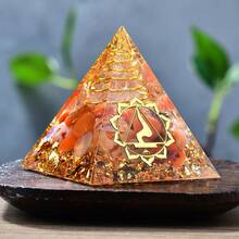 天然水晶七脉轮能量金字塔是一款能量放大器，适合家居装饰或瑜伽冥想。它也是馈赠亲朋好友的绝佳水晶礼物。 - 5厘米/1.97英寸 - 查看 3