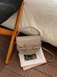 时尚简约高品质硬挺手提包，翻盖按扣设计，适合肩背或斜挎。 - 灰色 - 查看 8