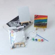 5件套，包含1个迷你绷框画布、调色盘、画笔、6色颜料、木制画架、已涂底料的画布，适用于油画和水彩等多种绘画媒介，可DIY制作迷你装饰品，是圣诞节、母亲节、复活节、毕业季的理想礼物。 - 彩色 - 查看 6