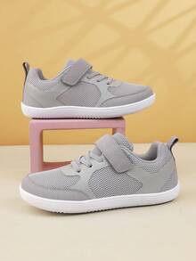 Modne, oddychające, siatkowe buty sportowe dla dzieci, antypoślizgowe, odporne na zużycie, miękkie buty do biegania, zapinane na rzepy, buty codzienne do noszenia na zewnątrz, 1 para, odpowiednie dla chłopców i dziewcząt do noszenia na zewnątrz - Szary - Zobacz 3