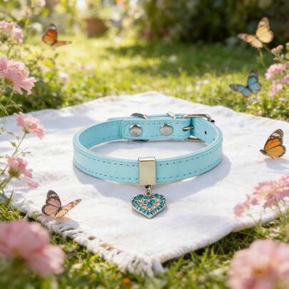 亮面PU皮革宠物项圈，配心形吊坠，适合宠物摄影和日常佩戴