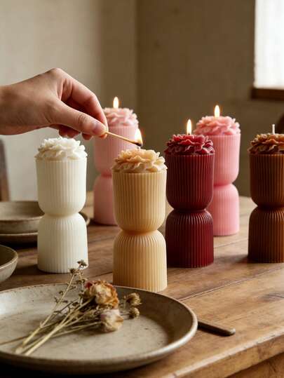 3D立体花卉竖条纹香氛蜡烛，多种颜色可选，营造氛围的家居装饰桌面摆件