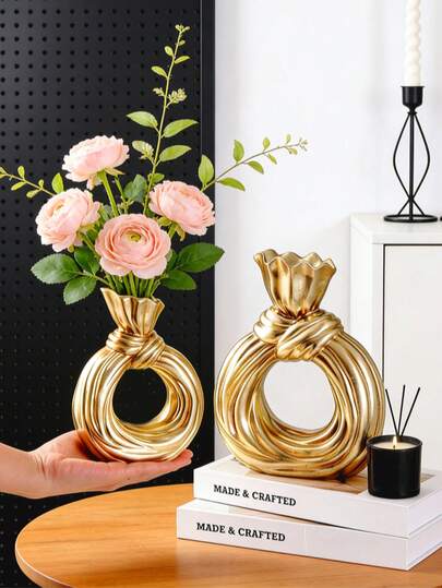 Beige Knot-Design Resin Vase - Modern Hollow Ring & Twisted Rope Texture With Matte Finish, Ideal For Living Room Coffee Tables, Bedroom Dressers & Entryway Consoles. Holds Fresh Blooms,Home Decoration For Living Room, Bedroom, Study, Wedding Party, Holiday Atmosphere, Valentine's Day, Wedding Gift, Best Holiday Gift, Display Rack Decor Rama Decoration Birthday Gifts Graduation