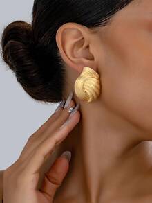 1 Pair Versatile Retro Geometric Stud Earrings - Golden - View 1