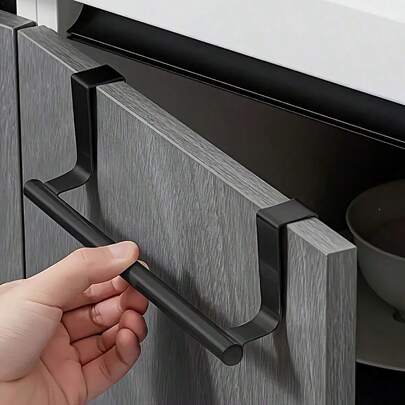 1 pieza Toallero de acero inoxidable, colgador de puerta sin taladro para almacenamiento de toallas de baño/cocina, estante duradero y ahorra espacio, toallero de baño, soporte montado en la pared, instalación sin taladro, estante para puerta de gabinete no perforado, organizador de cocina, utensilios de cocina, almacenamiento de cocina, organización de cocina. El gancho está hecho de plástico