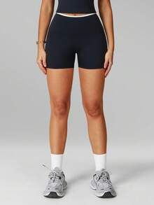 MFVIM 女士高腰运动短裤，裹腰设计防止下垂，修身塑形，收腰提臀，透气柔软弹力面料，休闲运动紧身裤，适合跑步、瑜伽、健身，也适合日常通勤、户外活动、慢跑、骑行、瑜伽、普拉提、健身房锻炼。 - 黑色 - 查看 7