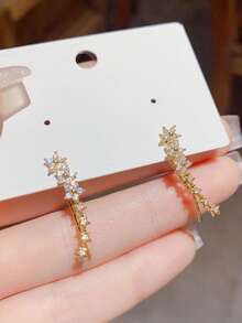 1 Pair Zirconia Earrings Gift For Friends - Round Cut Transparent White Diamond Inlaid Zirconia Jewelry, Office/Commute Work Anniversary Gift, Face-Slimming - Multicolor - View 4